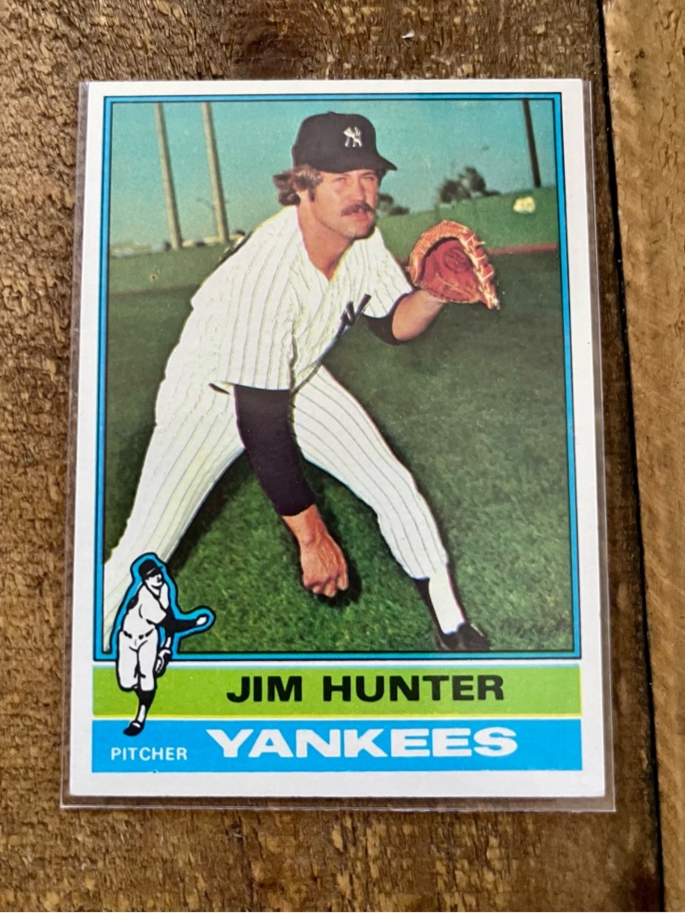 Topps Vintage 1976 Baseball Hall of Famer Jim “Catfish” Hunter